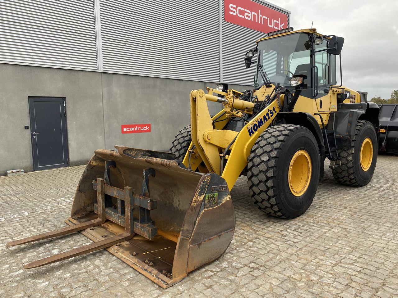 Komatsu WA200-7