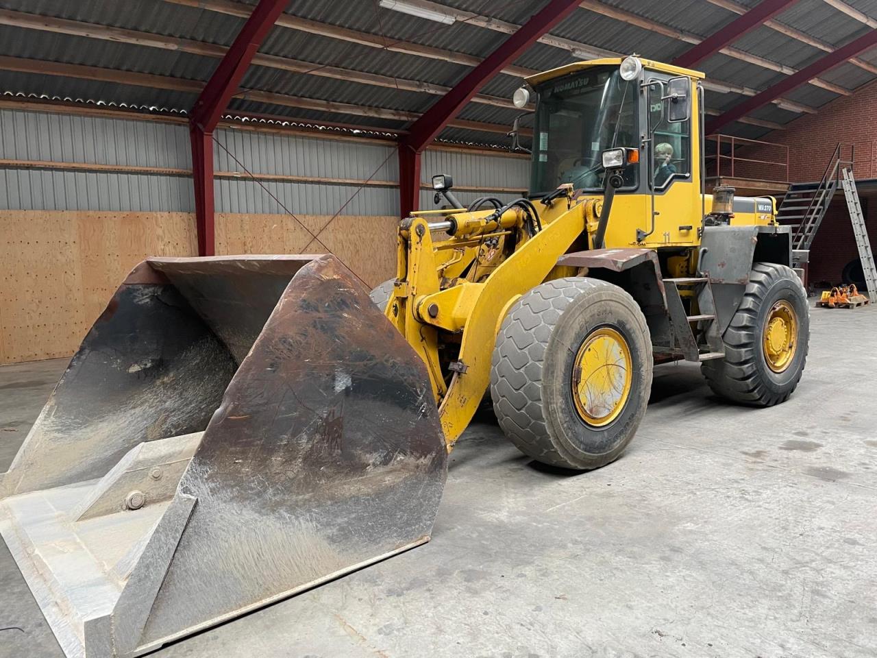 Komatsu WA270-3