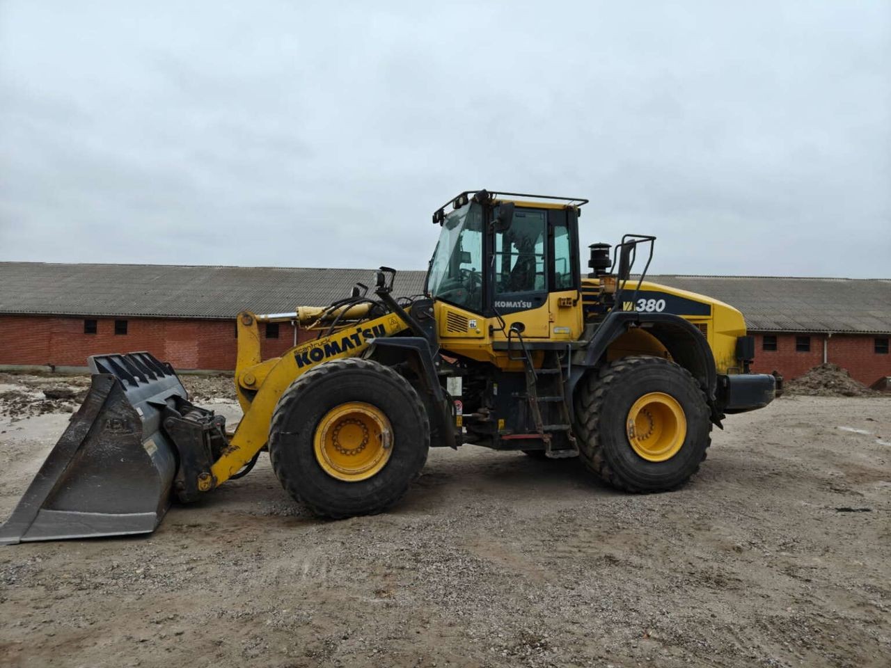 Komatsu WA380-7